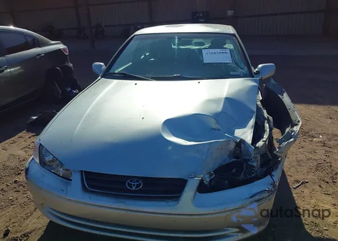 2000 Toyota Camry Le z USA, uszkodzony, nr VIN 4T1BG22K5YU707089